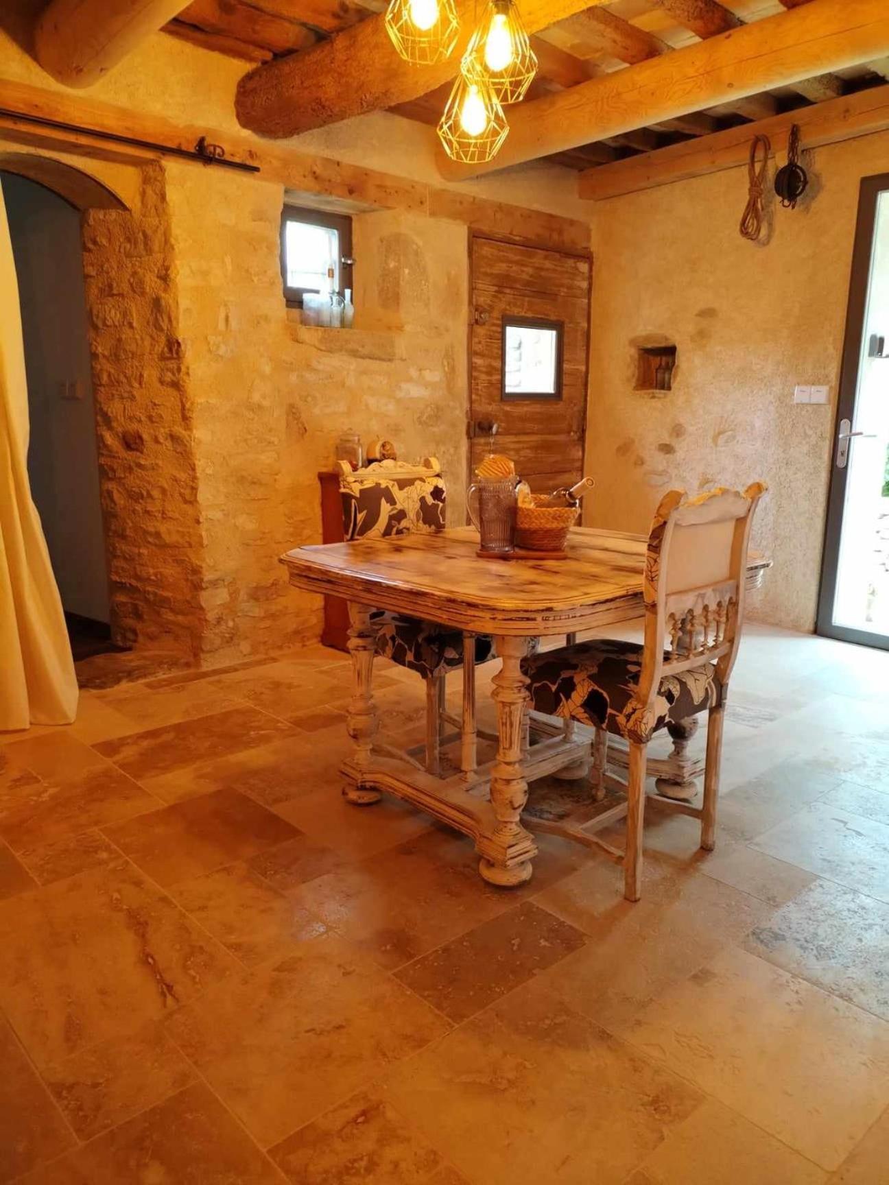 La Taniere Apartment Lagarde-Pareol Bagian luar foto