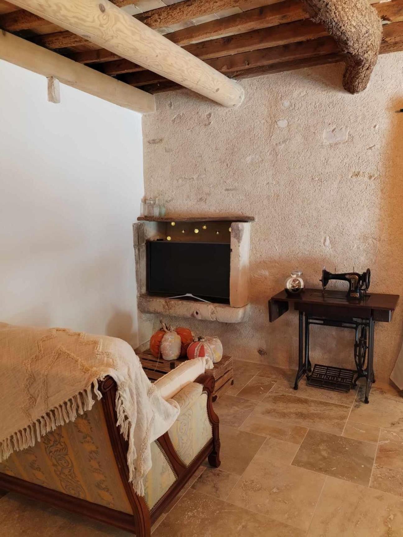 La Taniere Apartment Lagarde-Pareol Bagian luar foto