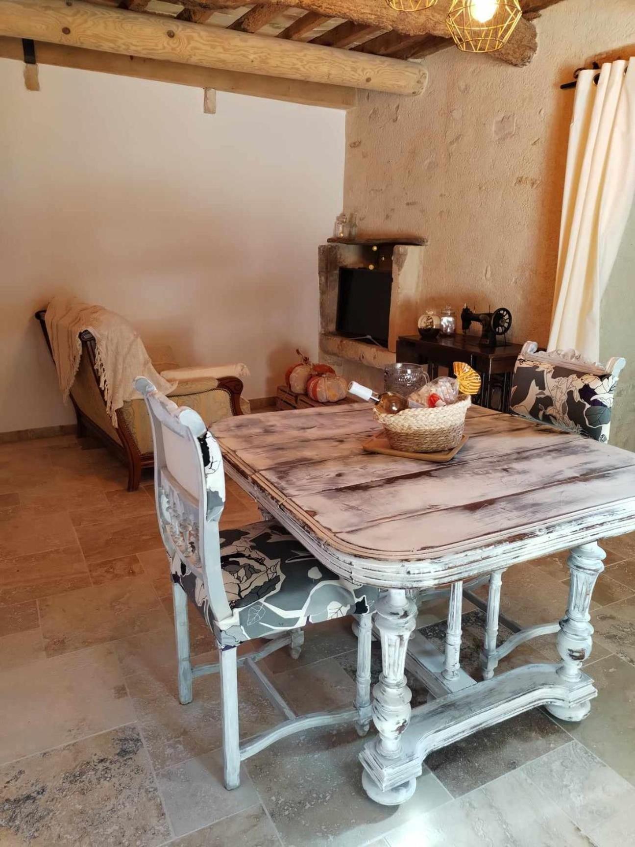 La Taniere Apartment Lagarde-Pareol Bagian luar foto