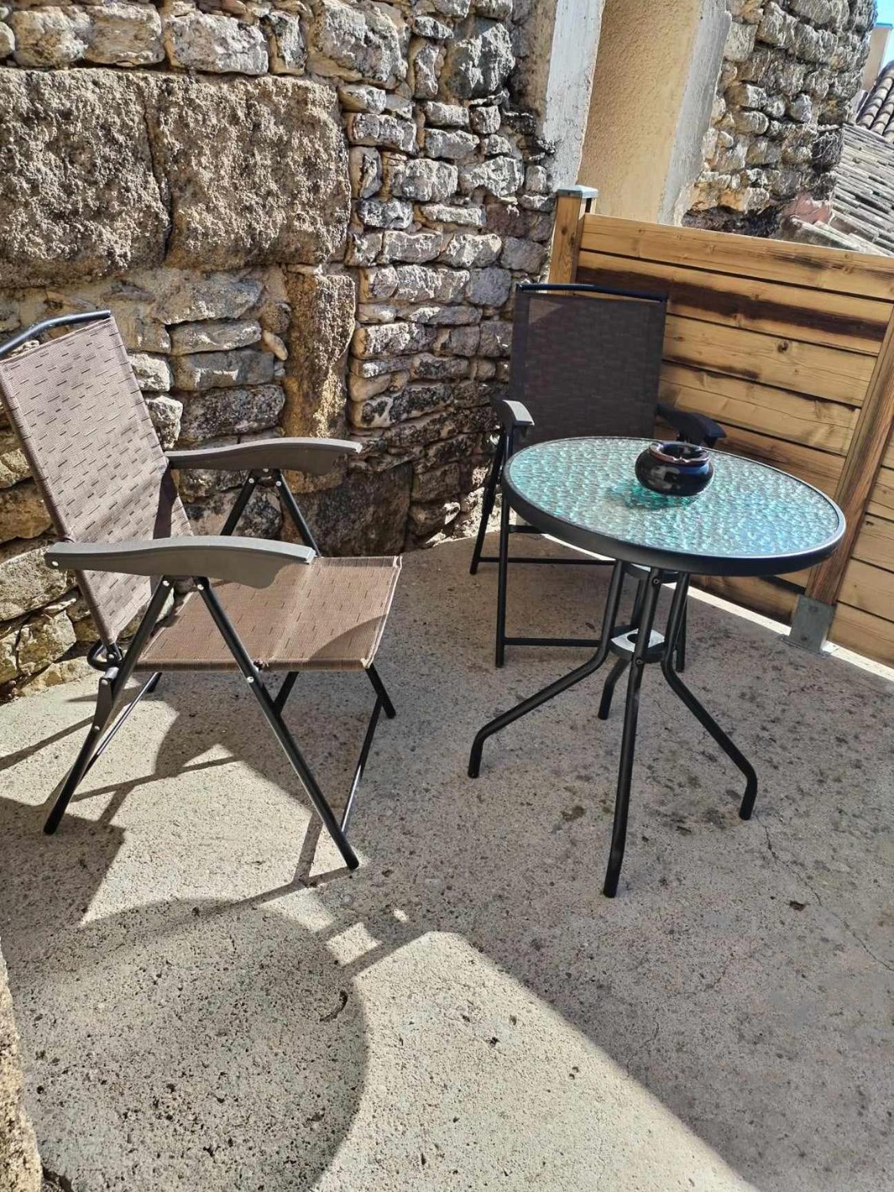 La Taniere Apartment Lagarde-Pareol Bagian luar foto